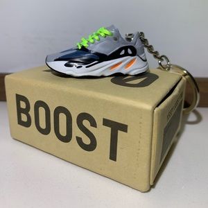 700 Wave Runner 3D Mini Sneaker Keychain